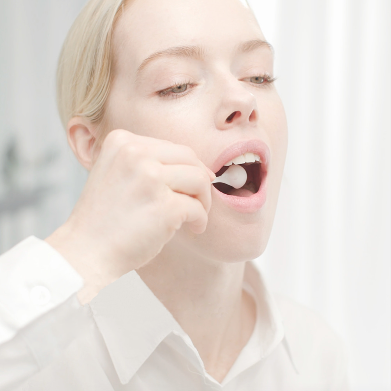 How to Use Tooth Powder