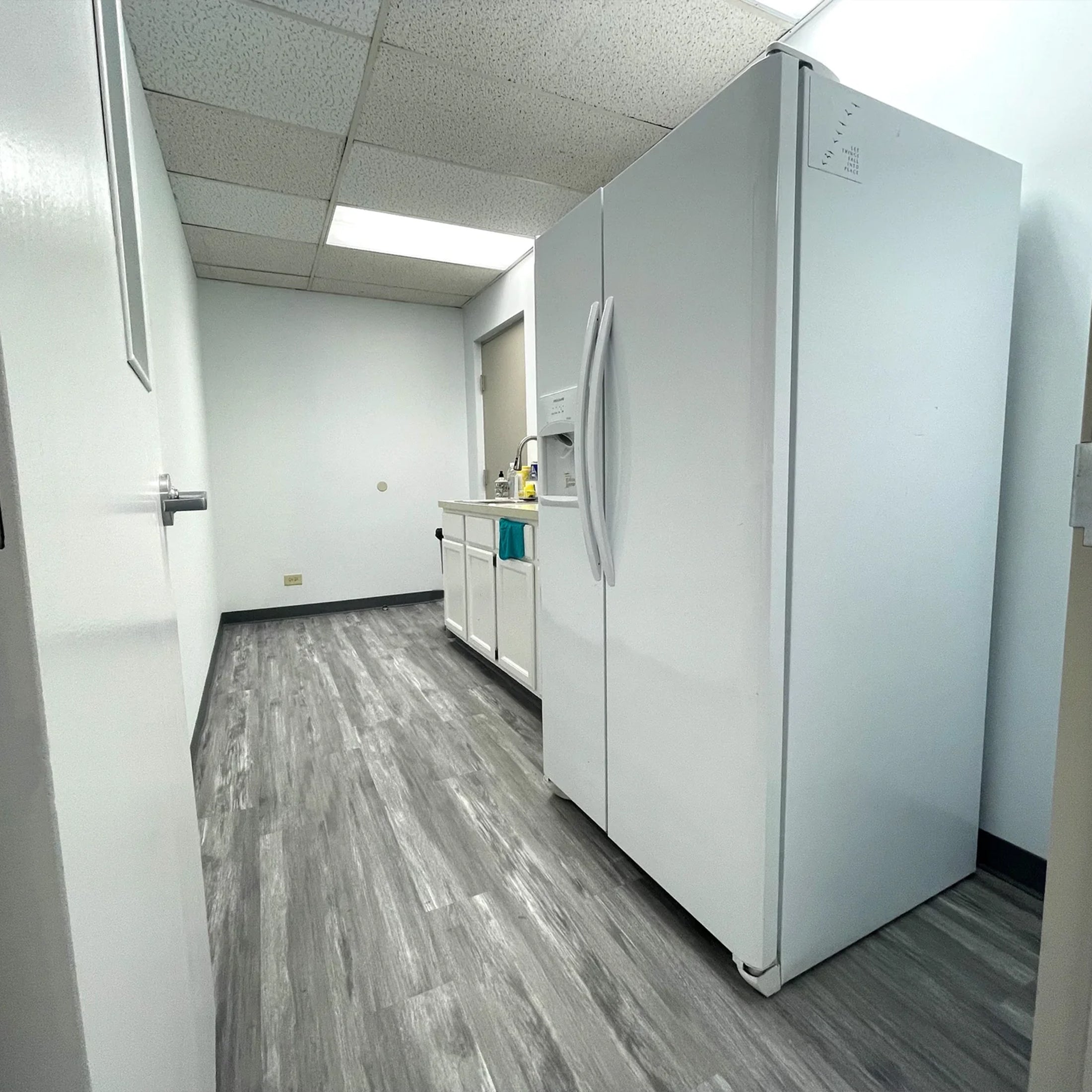 Dedicated Desk Rental Weekly