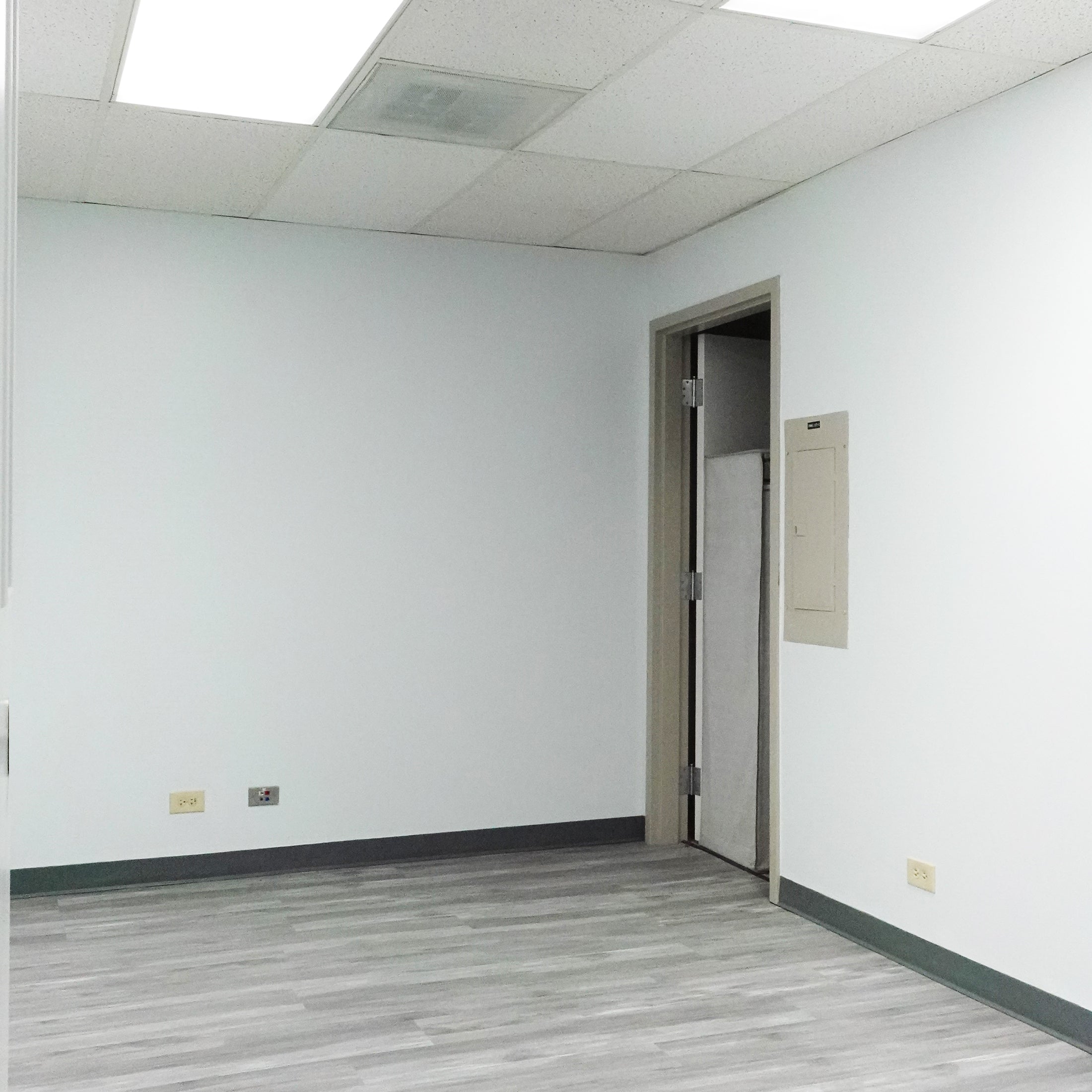 Office 5 Room Rental Daily